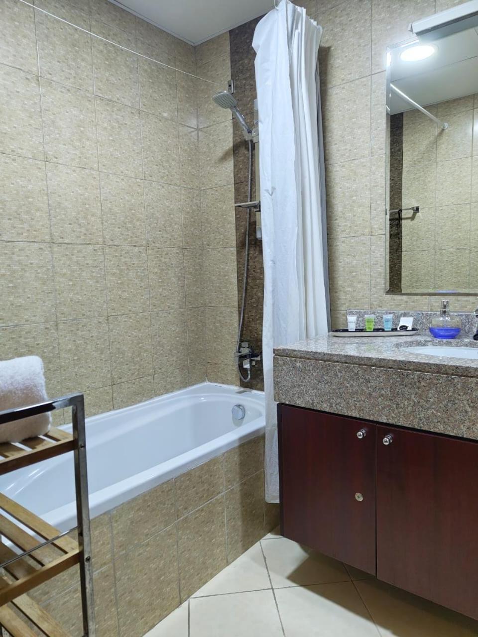 Studio In The Heart Of Sports City -Great View & Amenities! Dubái Exterior foto